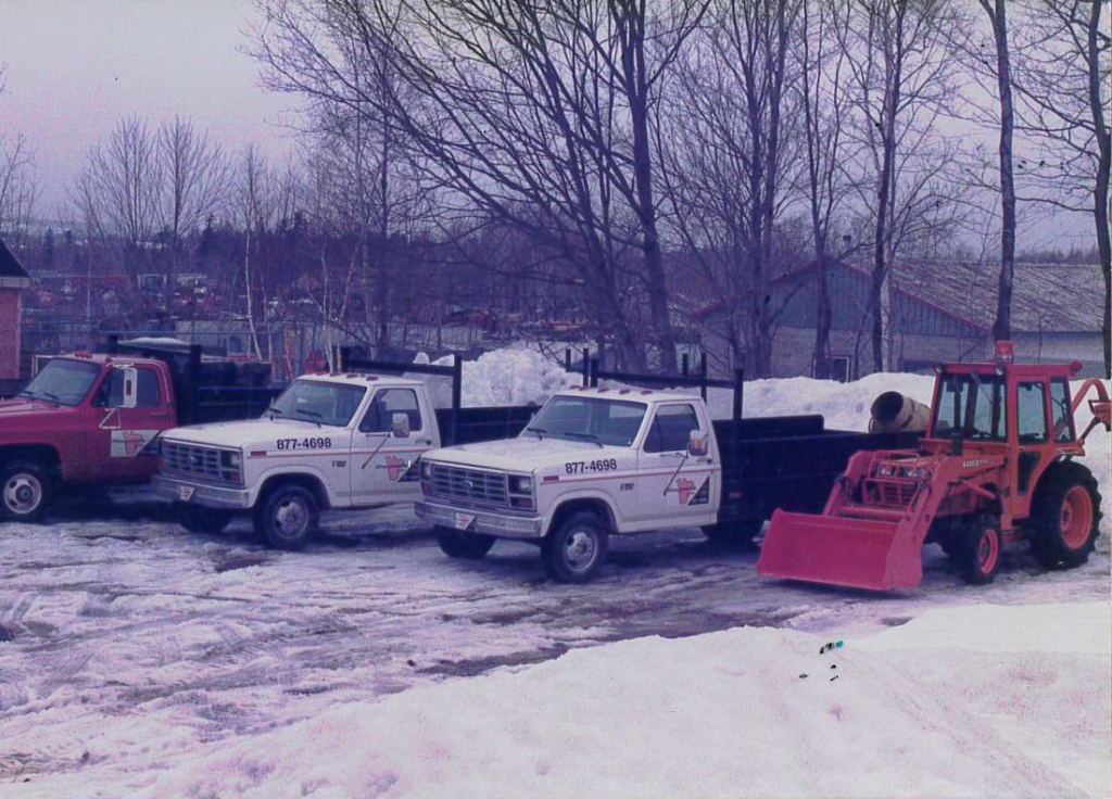 Flotte de machinerie en 1988. Clôture Provinciale, Saint-Augustin-de-Desmaures