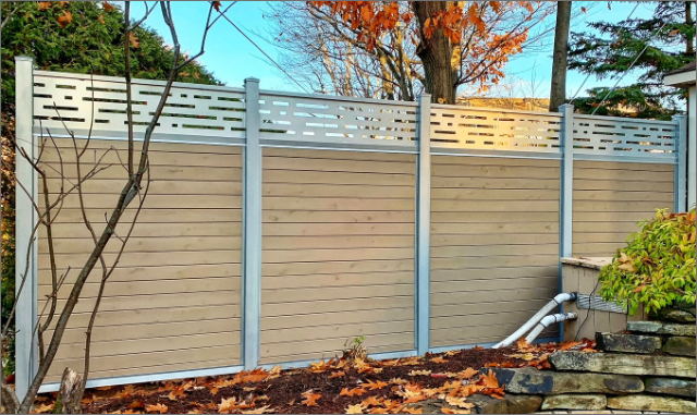 Clôture mixte bois et acier, intimité complète, cour arrière, Charlesbourg