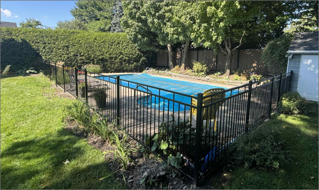 Clôture en composite et acier, résidence haut de gamme, L'Ancienne-Lorette