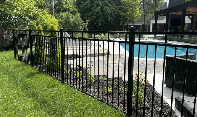 Clôture résidentielle en fer ornemental, Acier Galvanisé, durable à Québec, Lévis