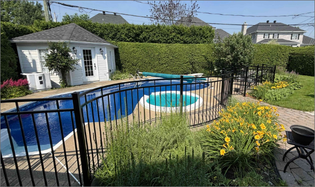 Clôture résidentielle en fer ornemental, sécuritaire et durable à Québec, Lévis, Charlesbourg
