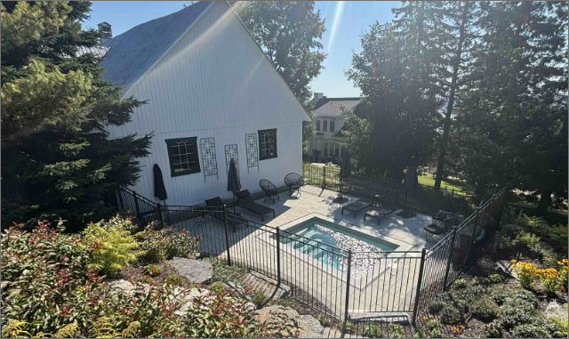 Clôture ornementale noire, Pour piscine sécuritaire, Beaupré