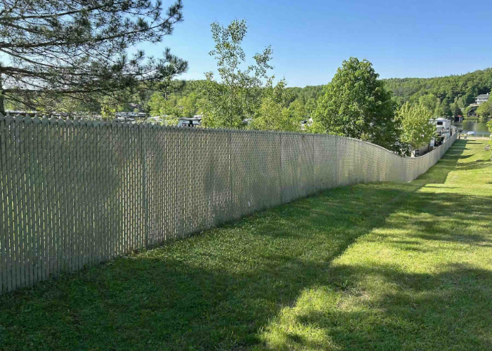 installation, Clôture en maille de chaîne avec lattes d'intimité, Québec