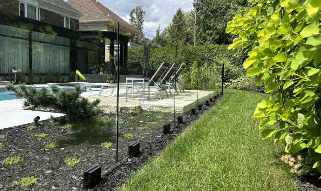 Clôture en verre sur spigots, 12mm, design épuré à Québec, Lévis, Charlesbourg