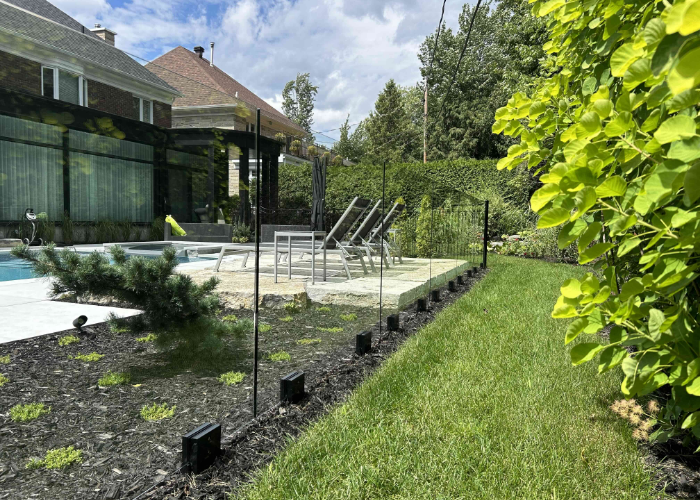 Clôture en verre sur spigots, 12mm, design épuré à Québec, Lévis, Charlesbourg