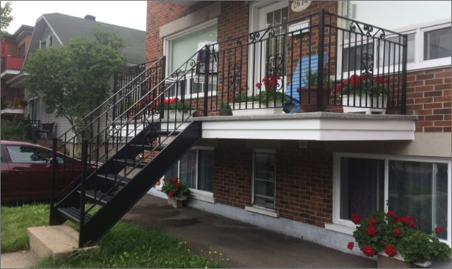 Escalier extérieur galvanisé, accès terrasse surélevée, Beauport