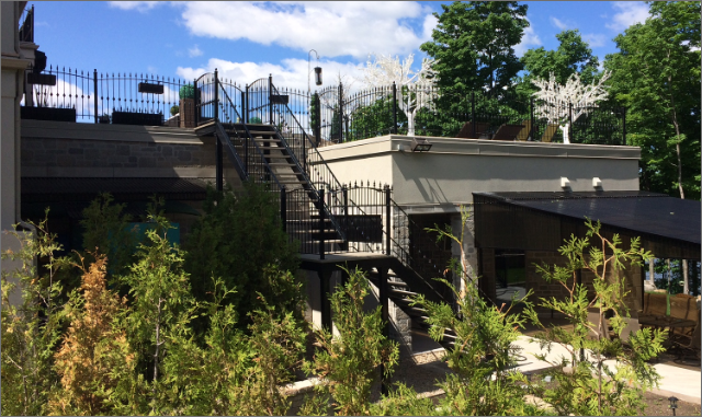 Escalier en acier galvanisé, projet commercial, Sainte-Foy